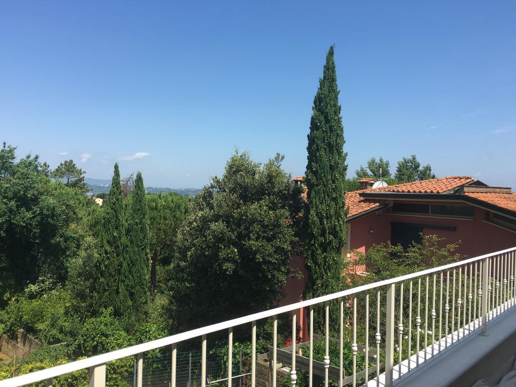 la Villa Il Girasole Marti Esterno foto